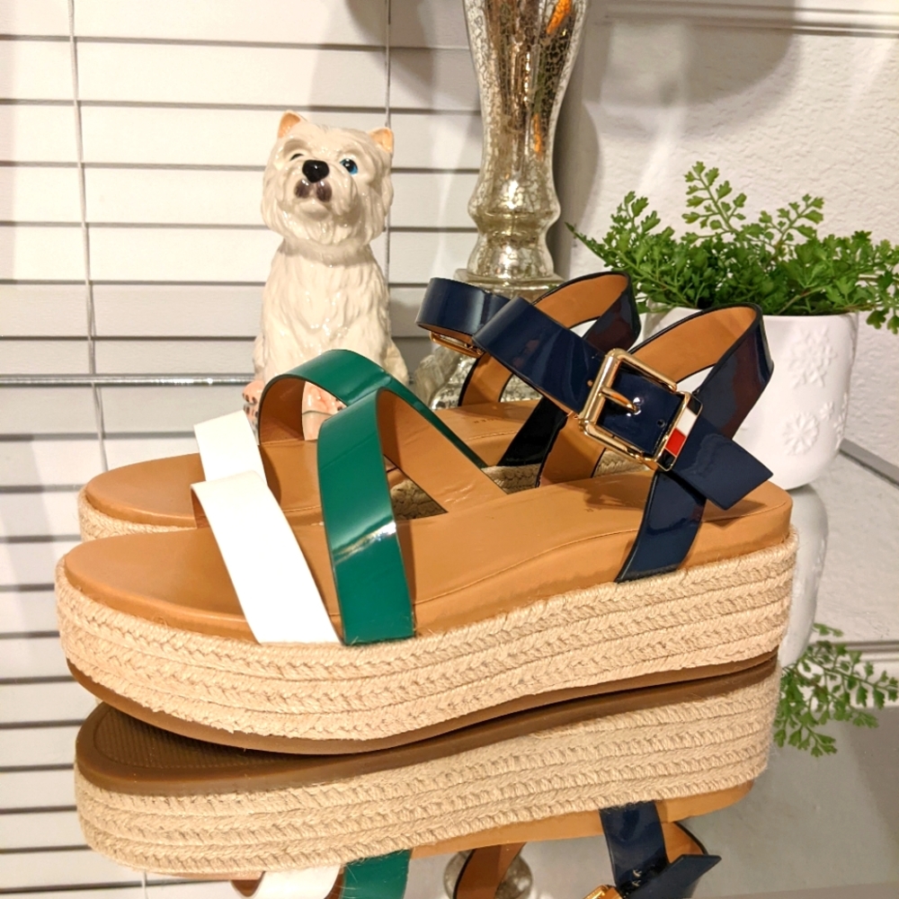 Tommy Hilfiger sandel/wedges size 7.5